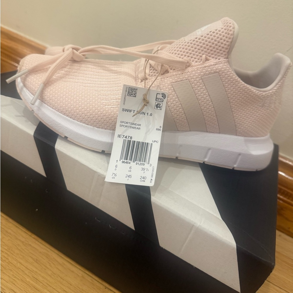 New adidas Swift Run 1.0 Wonder Quartz Cloud White Women's Shoes Size 7.5